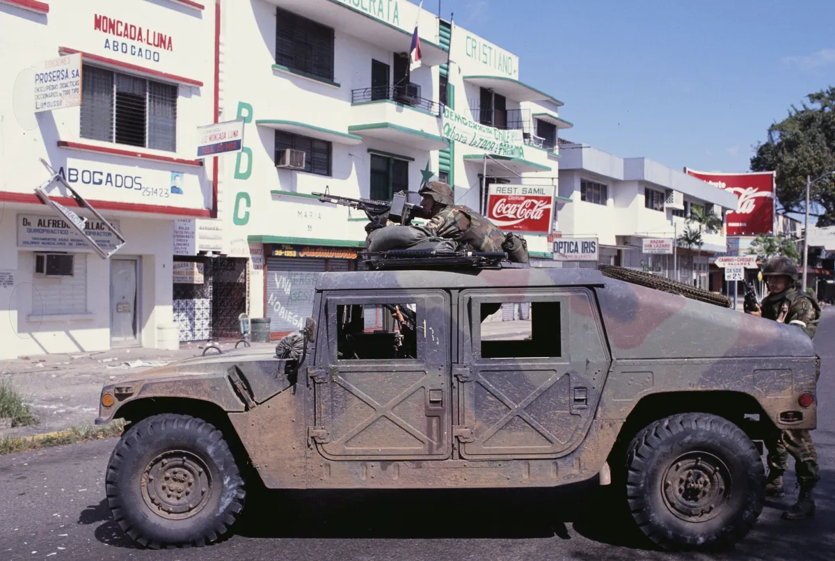 Análise: por que o ataque dos EUA à Venezuela relembra ação no Panamá